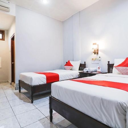 Oyo 2411 Taman Mekar Beach Inn 2 Kuta Lombok Exteriör bild