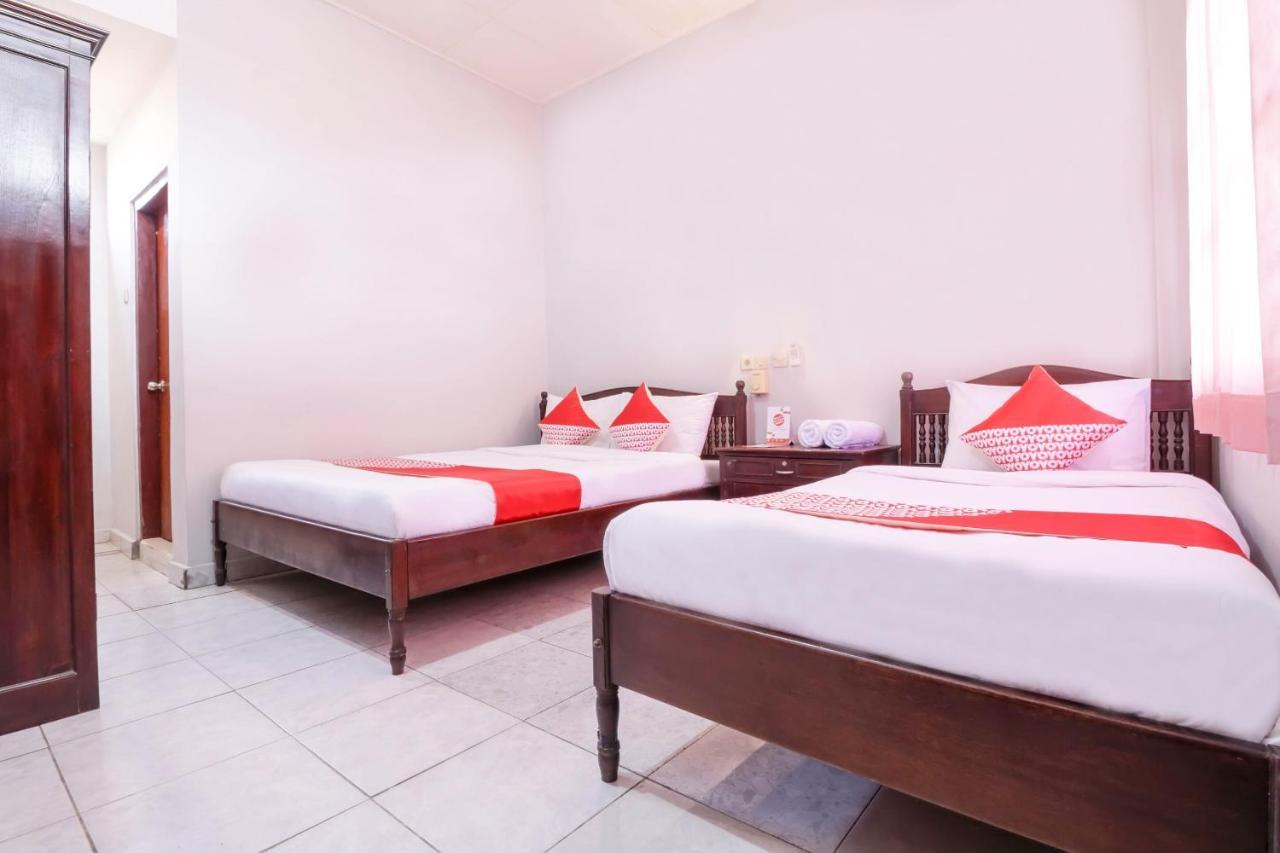 Oyo 2411 Taman Mekar Beach Inn 2 Kuta Lombok Exteriör bild