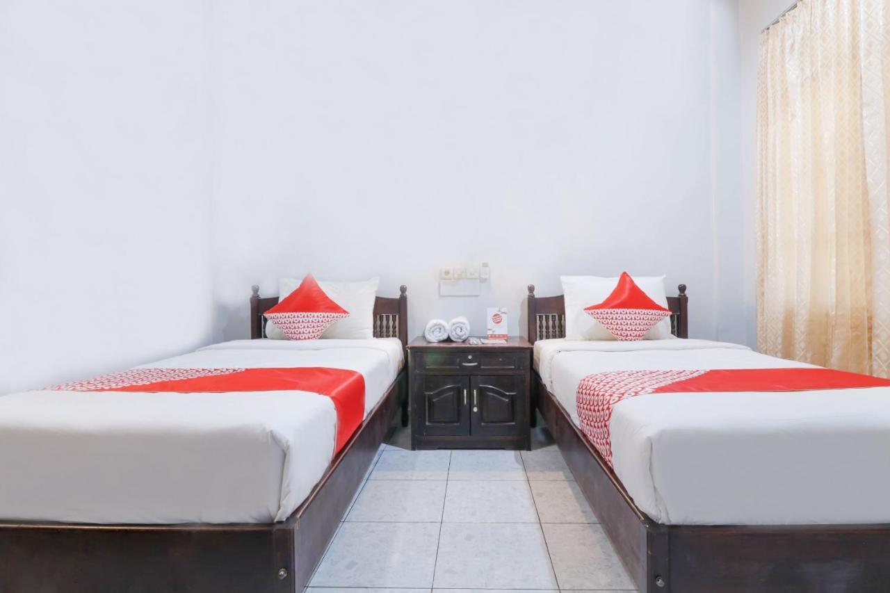 Oyo 2411 Taman Mekar Beach Inn 2 Kuta Lombok Exteriör bild