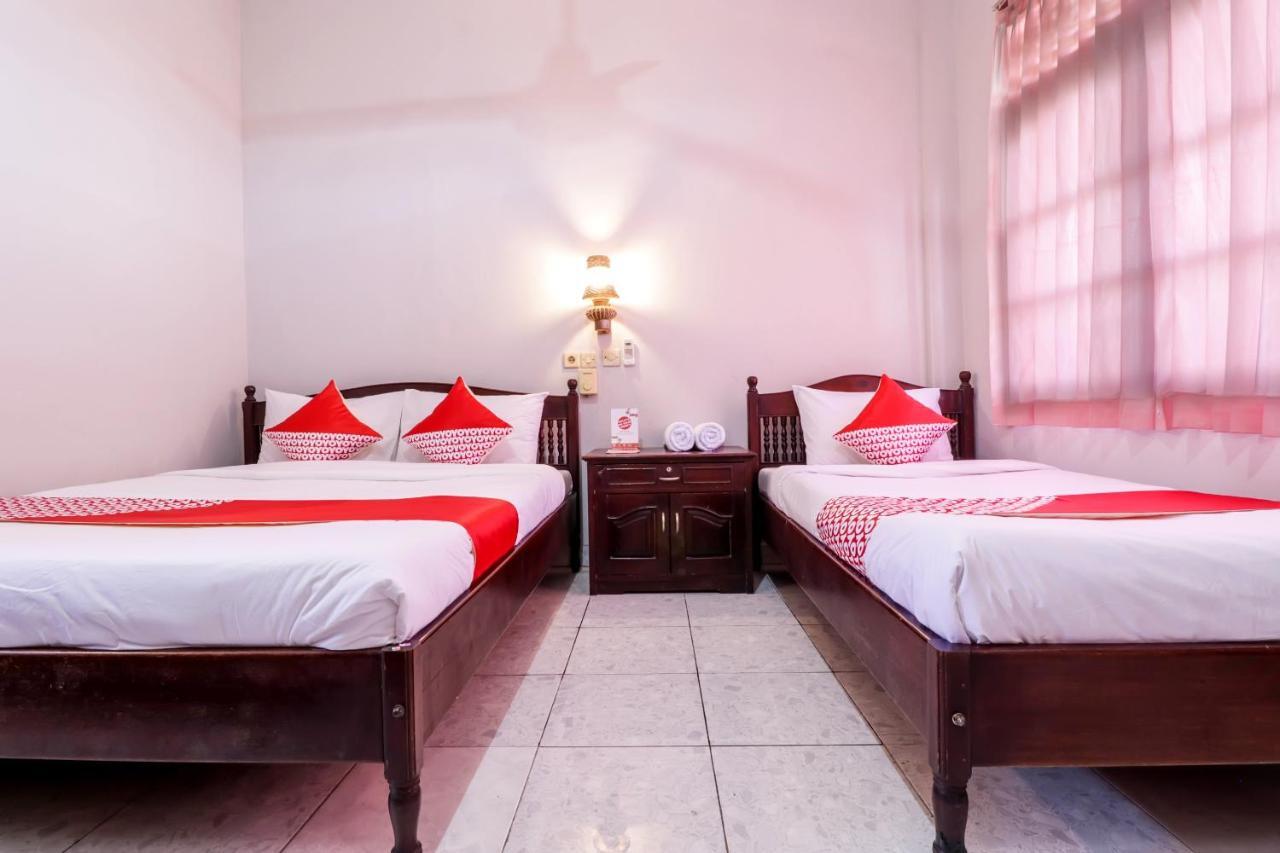 Oyo 2411 Taman Mekar Beach Inn 2 Kuta Lombok Exteriör bild